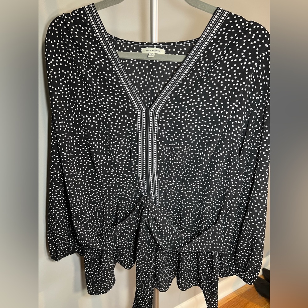 Peplum dot 3/4 sleeve top